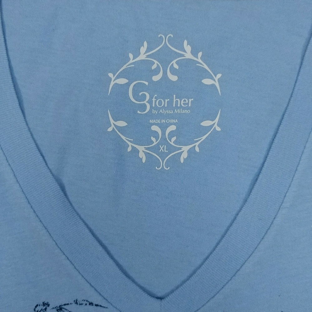 SOLD ~ Carolina Tarheels Hearts Tee (XL) - Picture 3 of 3